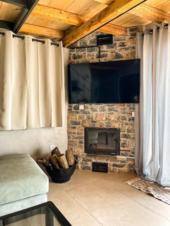 Modern Stone Villas With Swimming Pool アリヴェリ エクステリア 写真