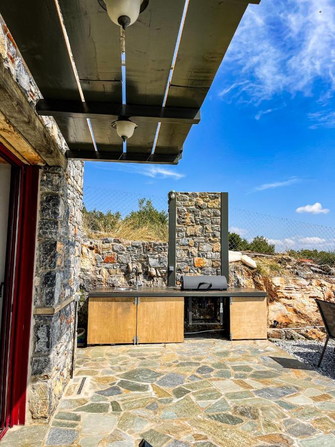Modern Stone Villas With Swimming Pool アリヴェリ エクステリア 写真