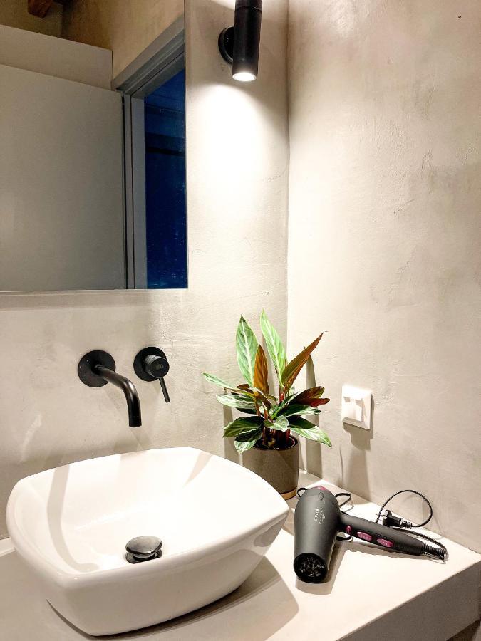 Modern Stone Villas With Swimming Pool アリヴェリ エクステリア 写真