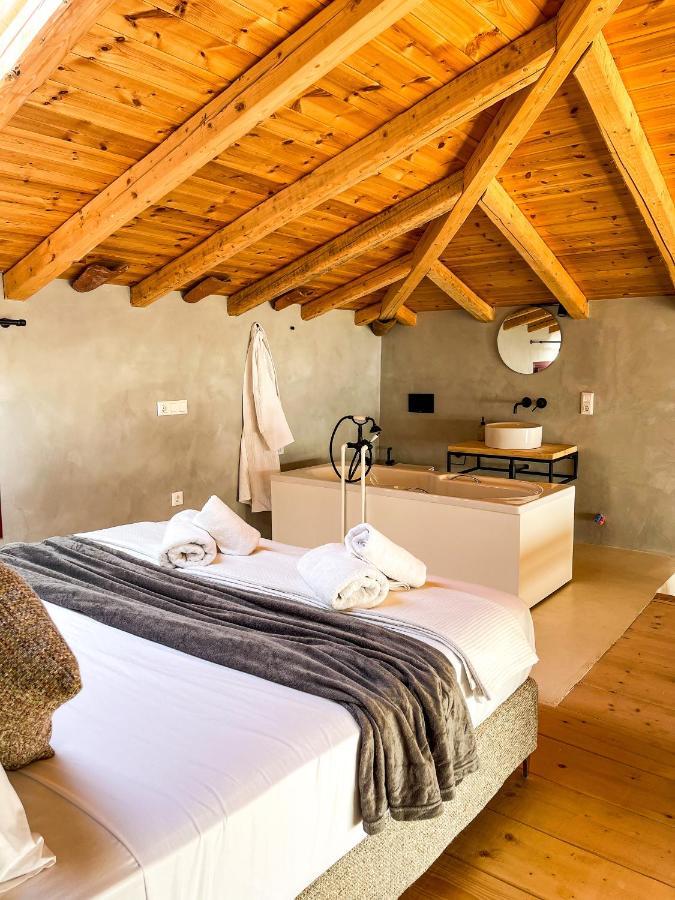 Modern Stone Villas With Swimming Pool アリヴェリ エクステリア 写真