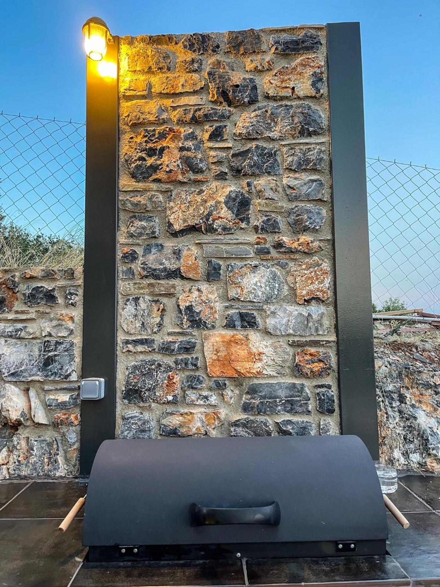 Modern Stone Villas With Swimming Pool アリヴェリ エクステリア 写真